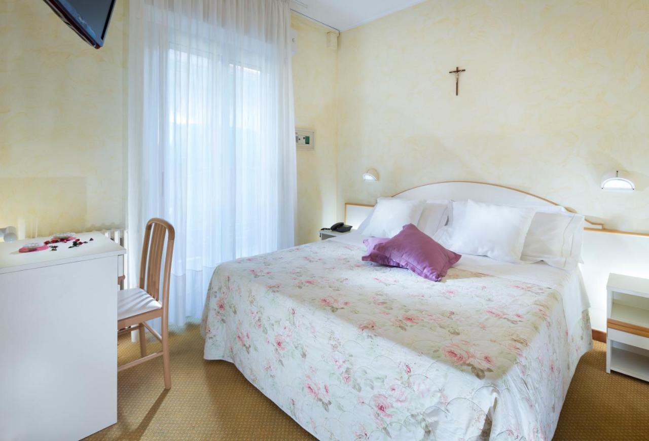 Hotel Tulipe Nazionale Riccione Ngoại thất bức ảnh